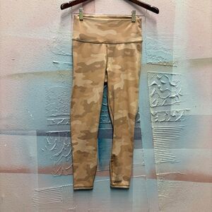 Fabletics Power Hold S Cream Brown Camo Leggings Athletic Athleisure Outdoors